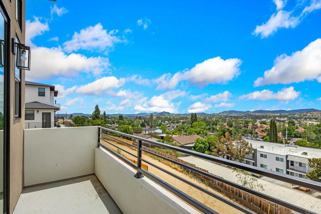 1535 Mount Glen