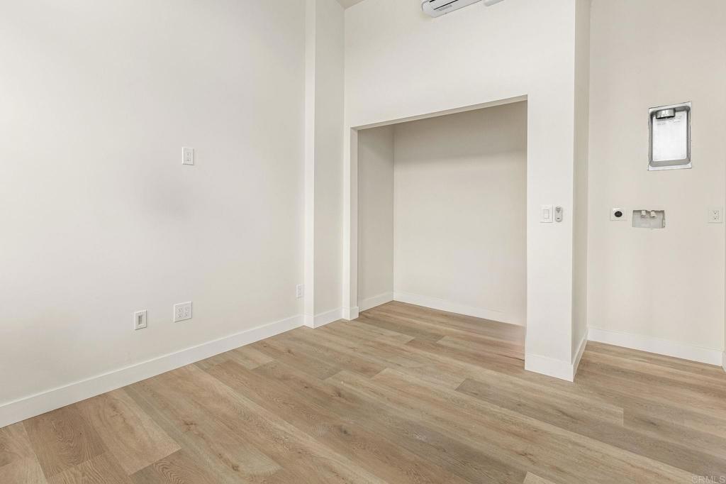 1535 Mount Glen