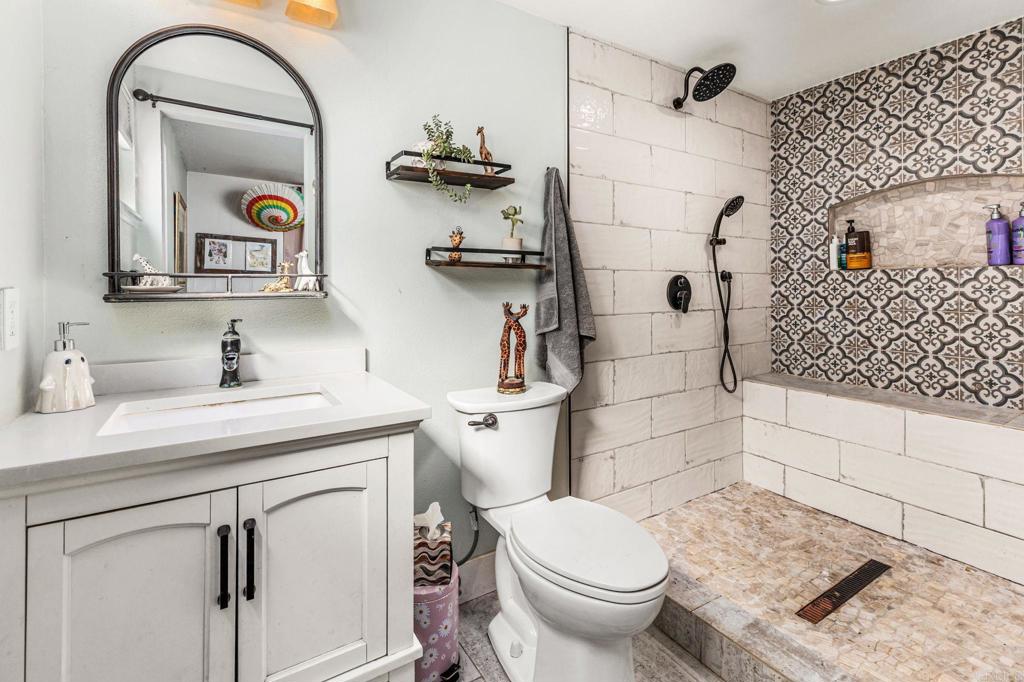 1554 W Country Club Lane