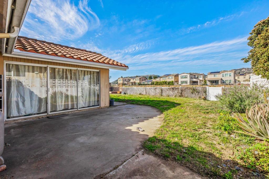 1554 W Country Club Lane