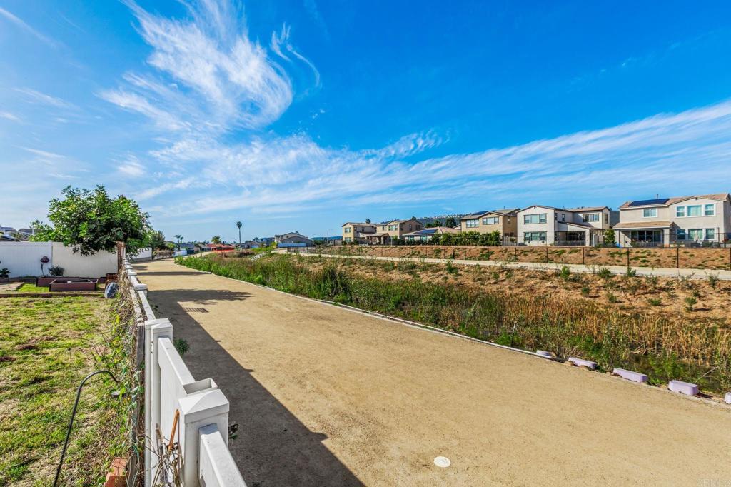 1554 W Country Club Lane