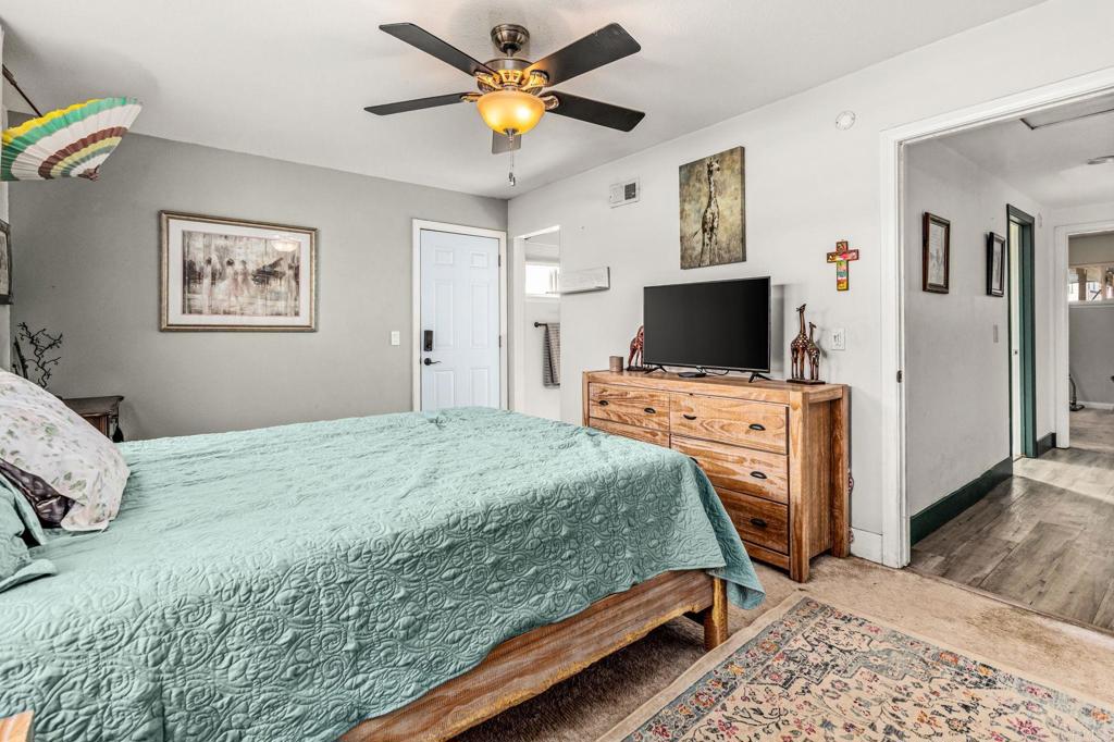 1554 W Country Club Lane