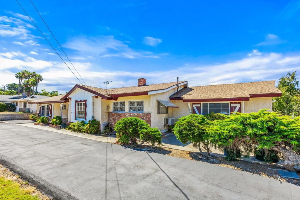 2721 Surrey Lane