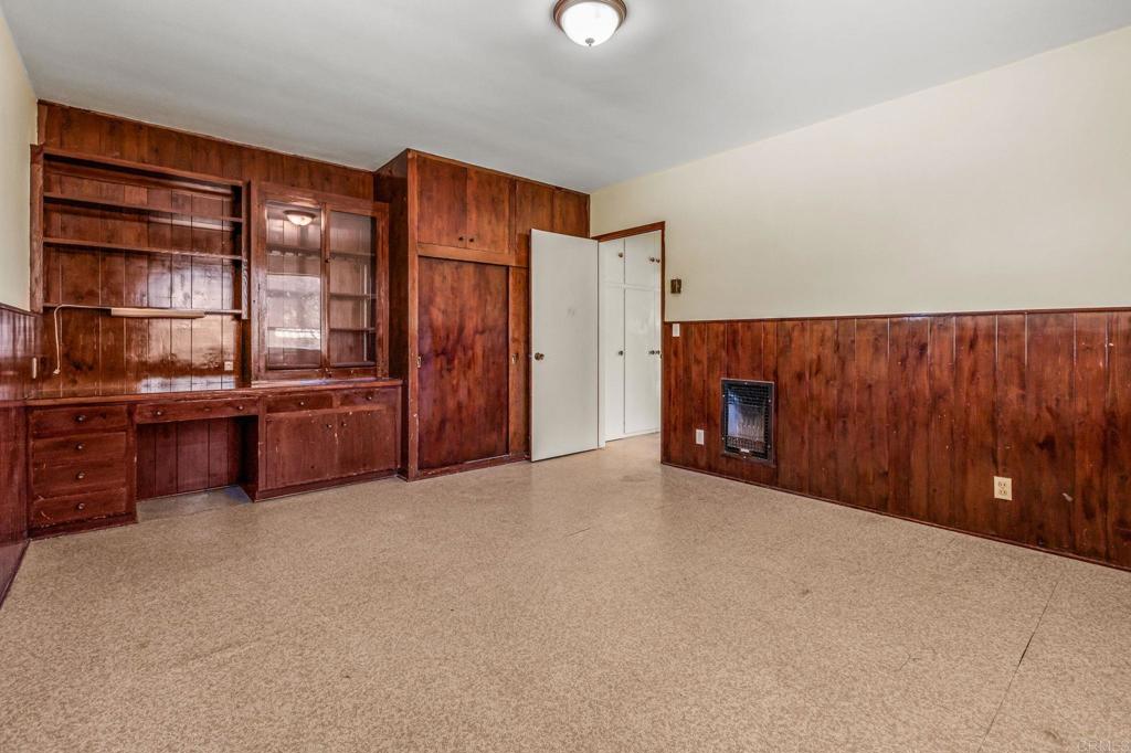 2721 Surrey Lane