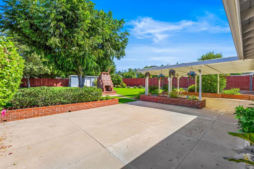218 N Hayden Drive