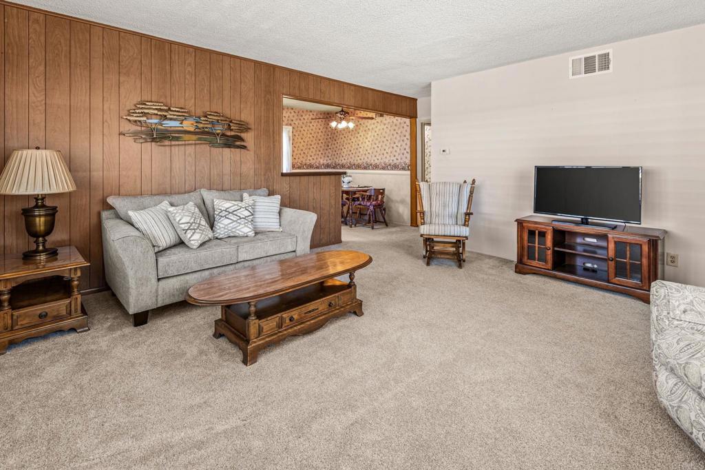 218 N Hayden Drive