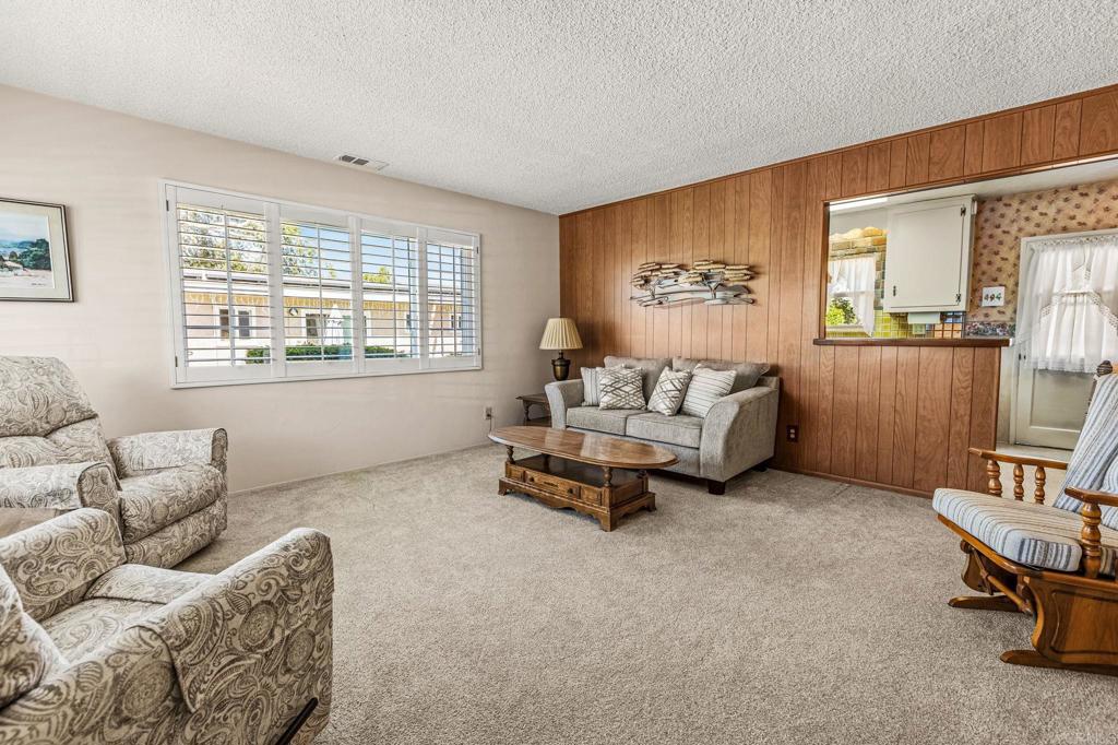218 N Hayden Drive