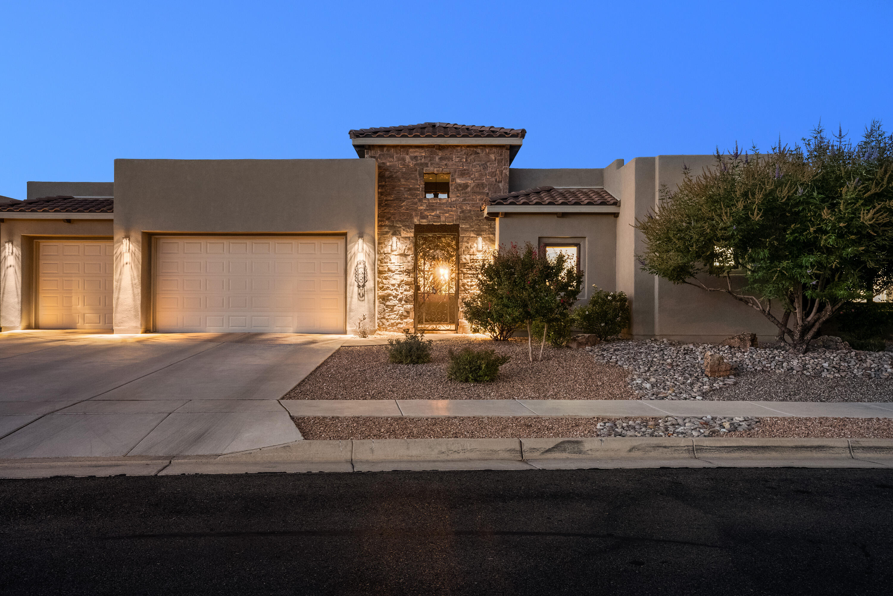 4809 Valle Rio Trail