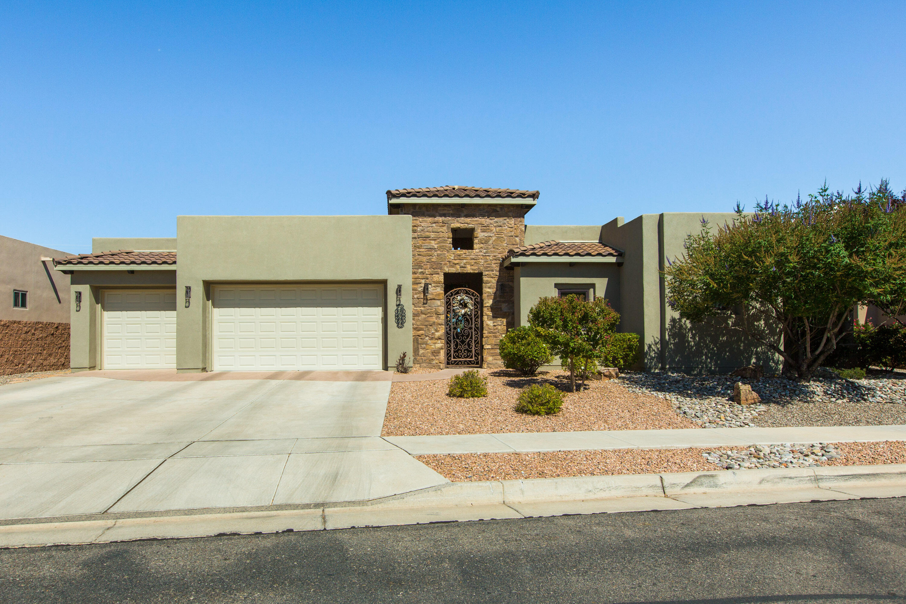 4809 Valle Rio Trail