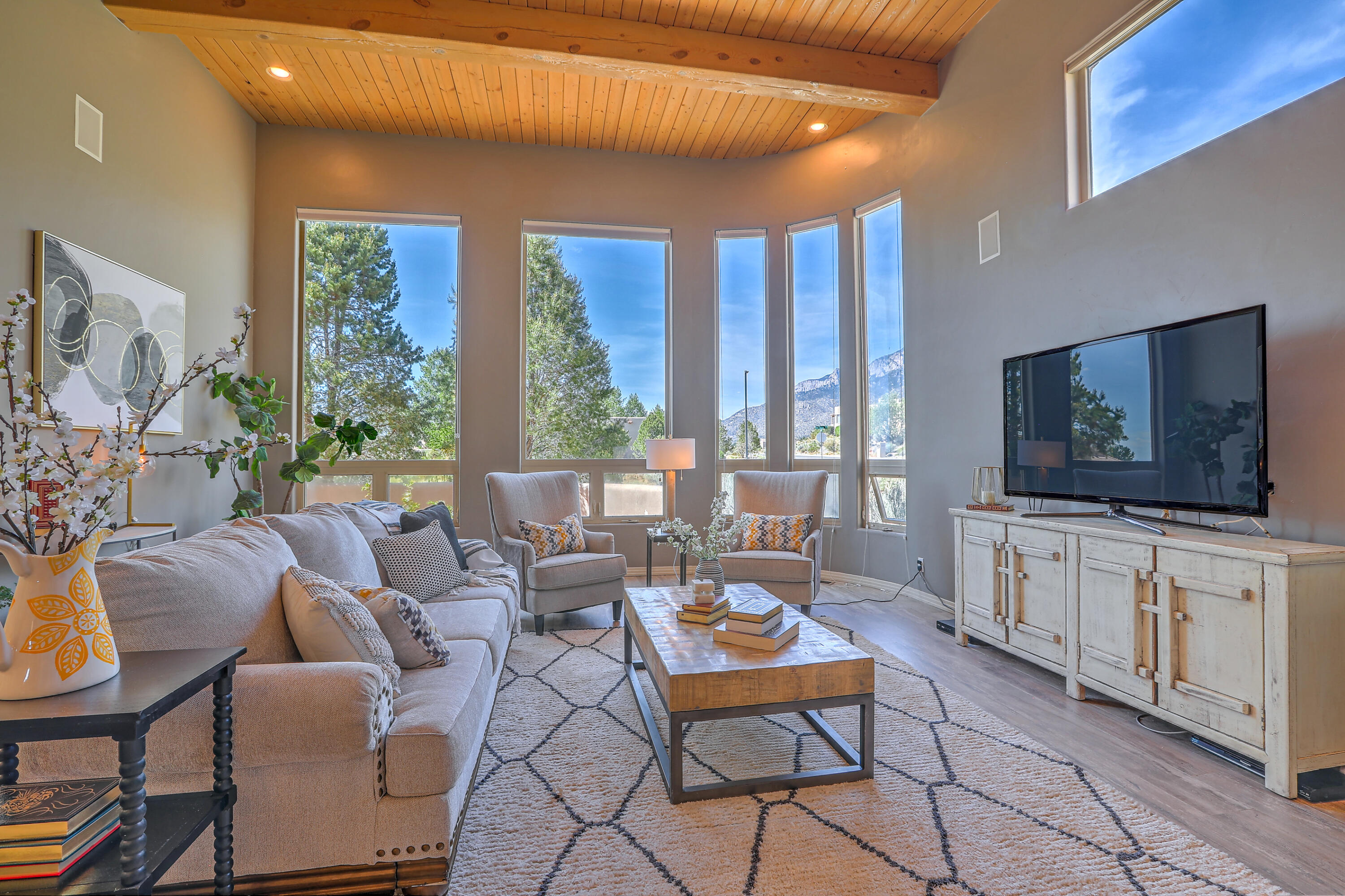 13404 Red Yucca Avenue NE