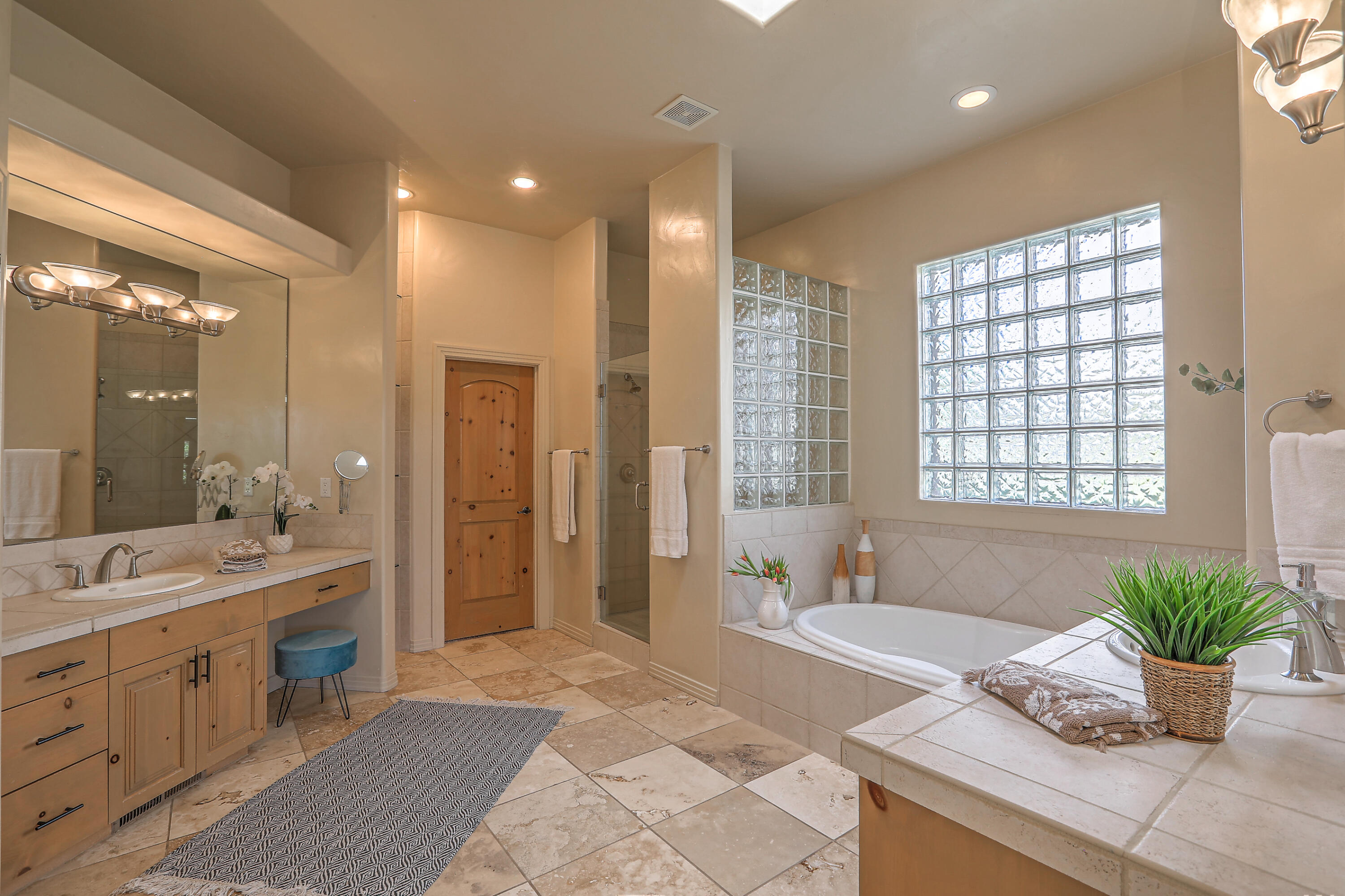 13404 Red Yucca Avenue NE