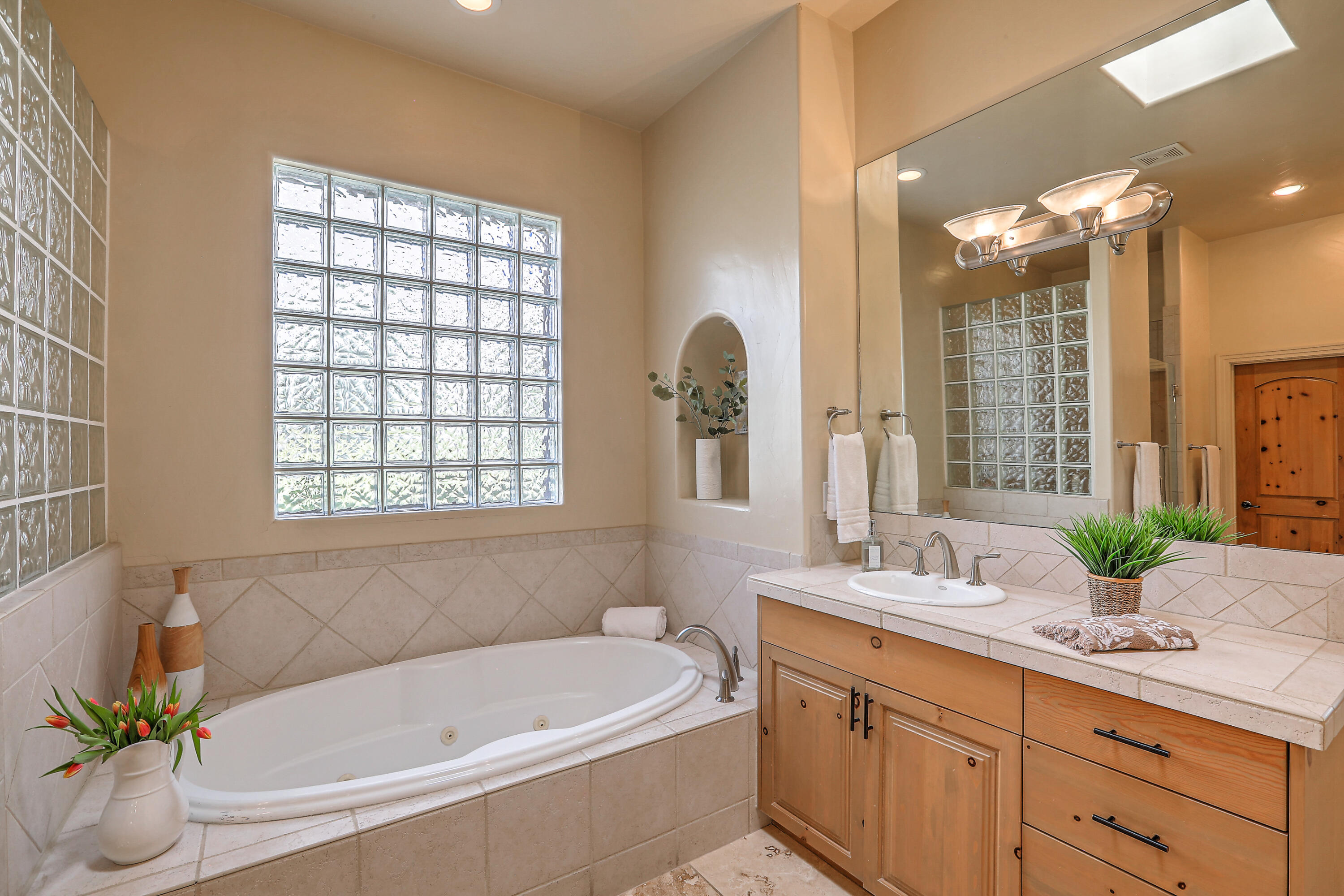 13404 Red Yucca Avenue NE