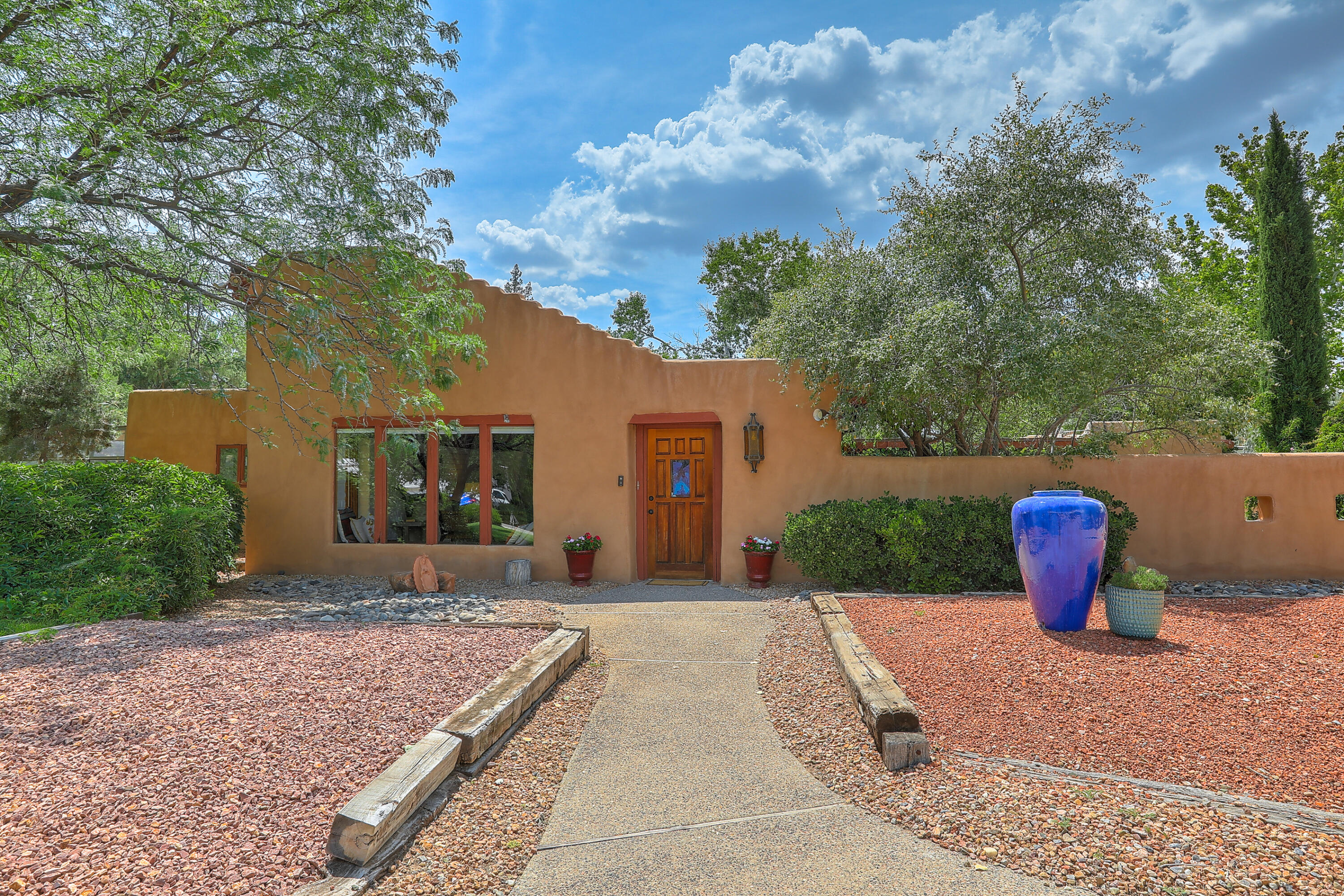 8317 Calle Picaflor NW