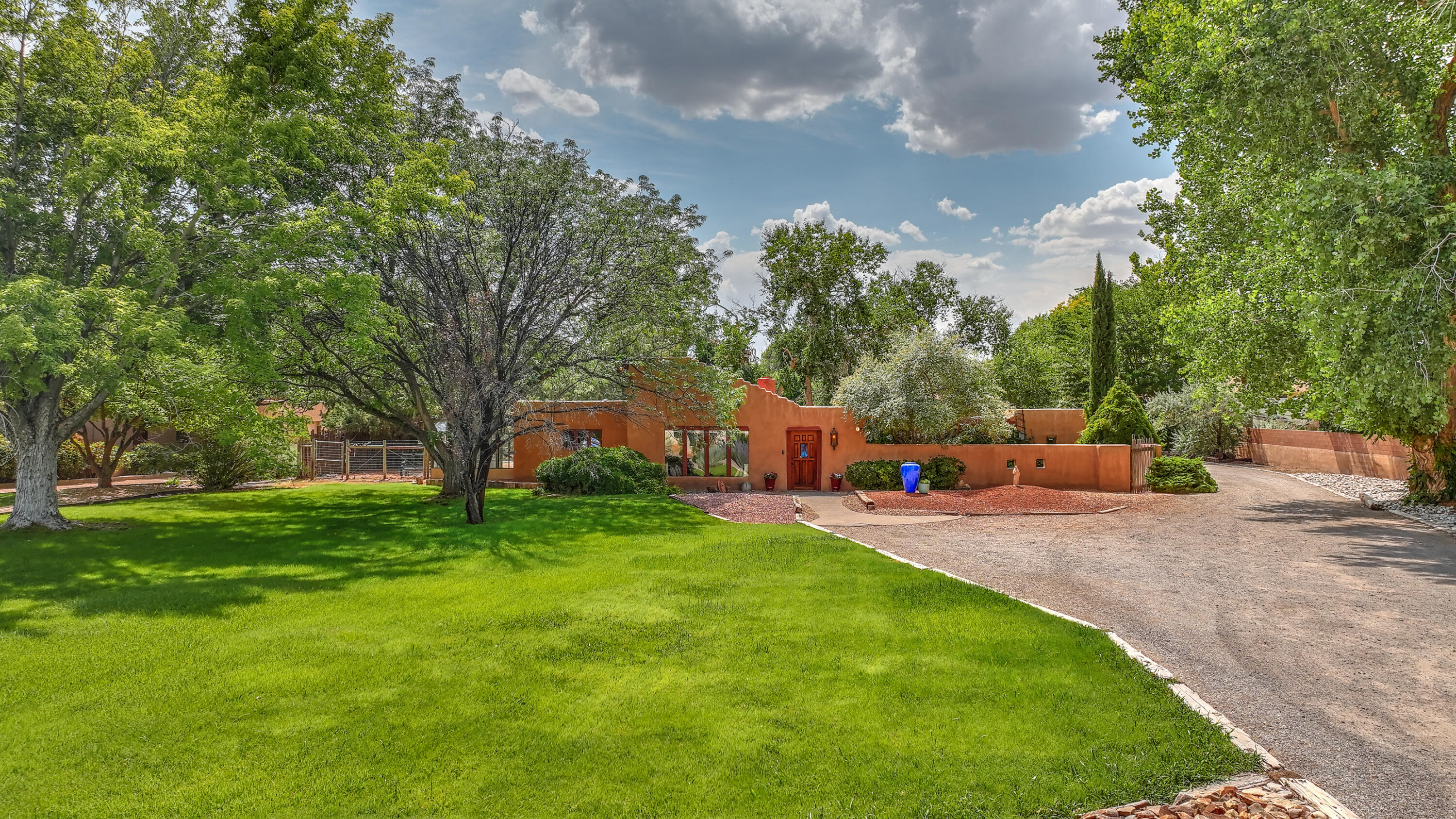8317 Calle Picaflor NW
