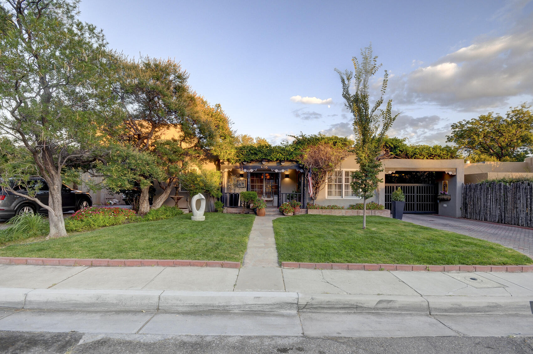 416 TULANE Place NE