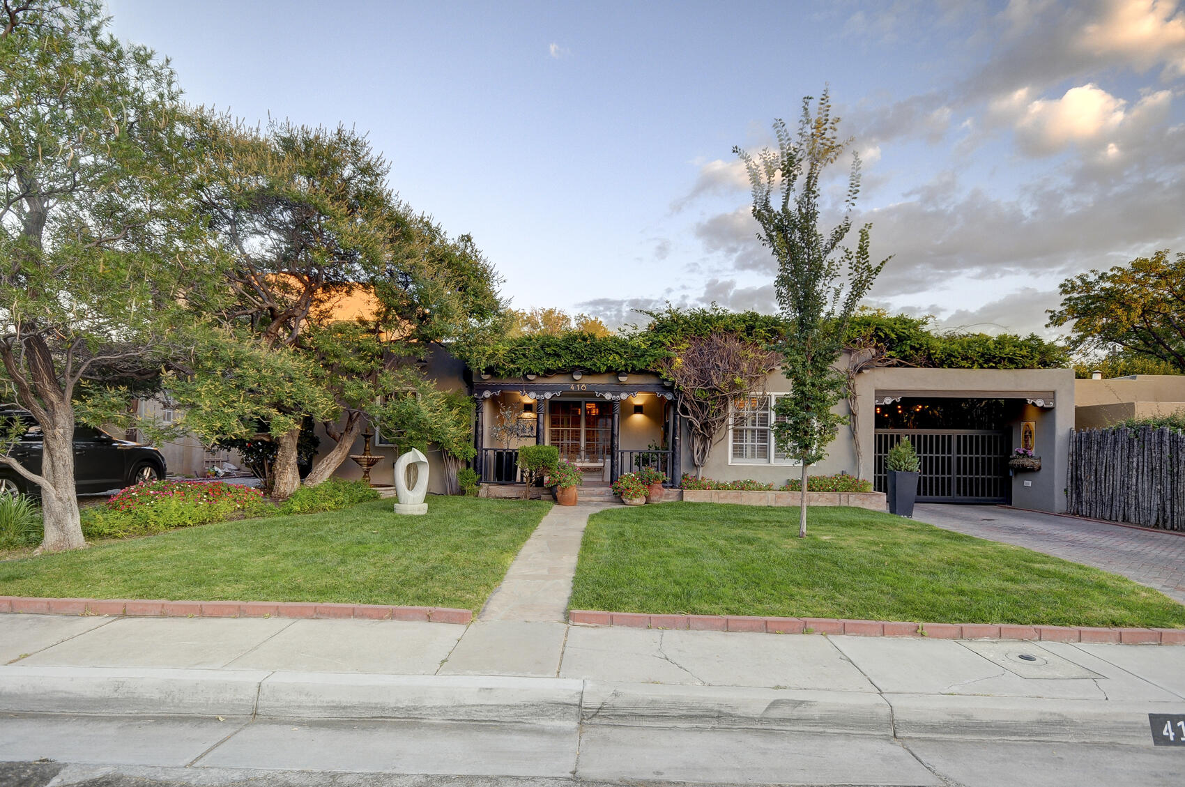416 TULANE Place NE