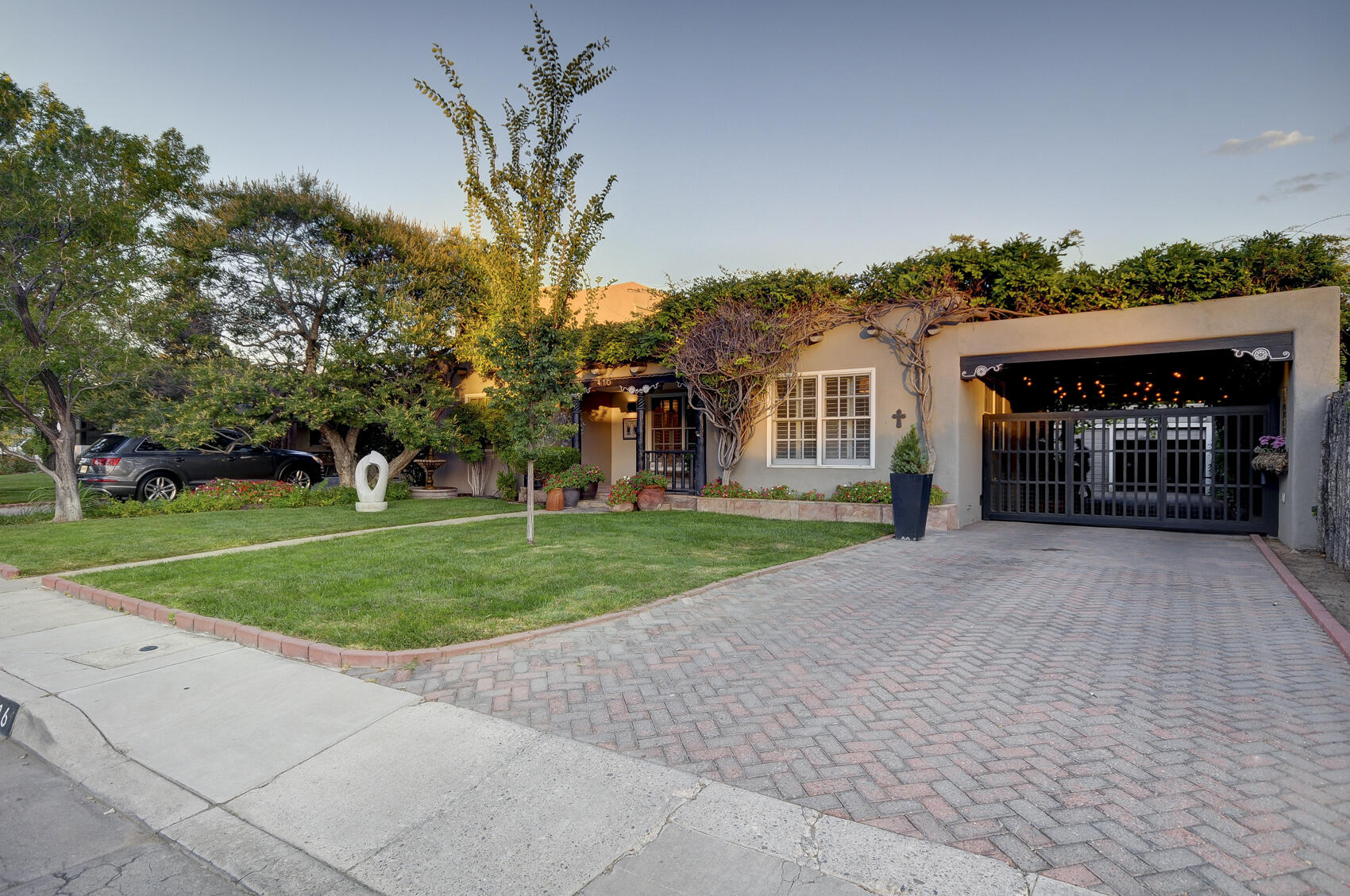 416 TULANE Place NE