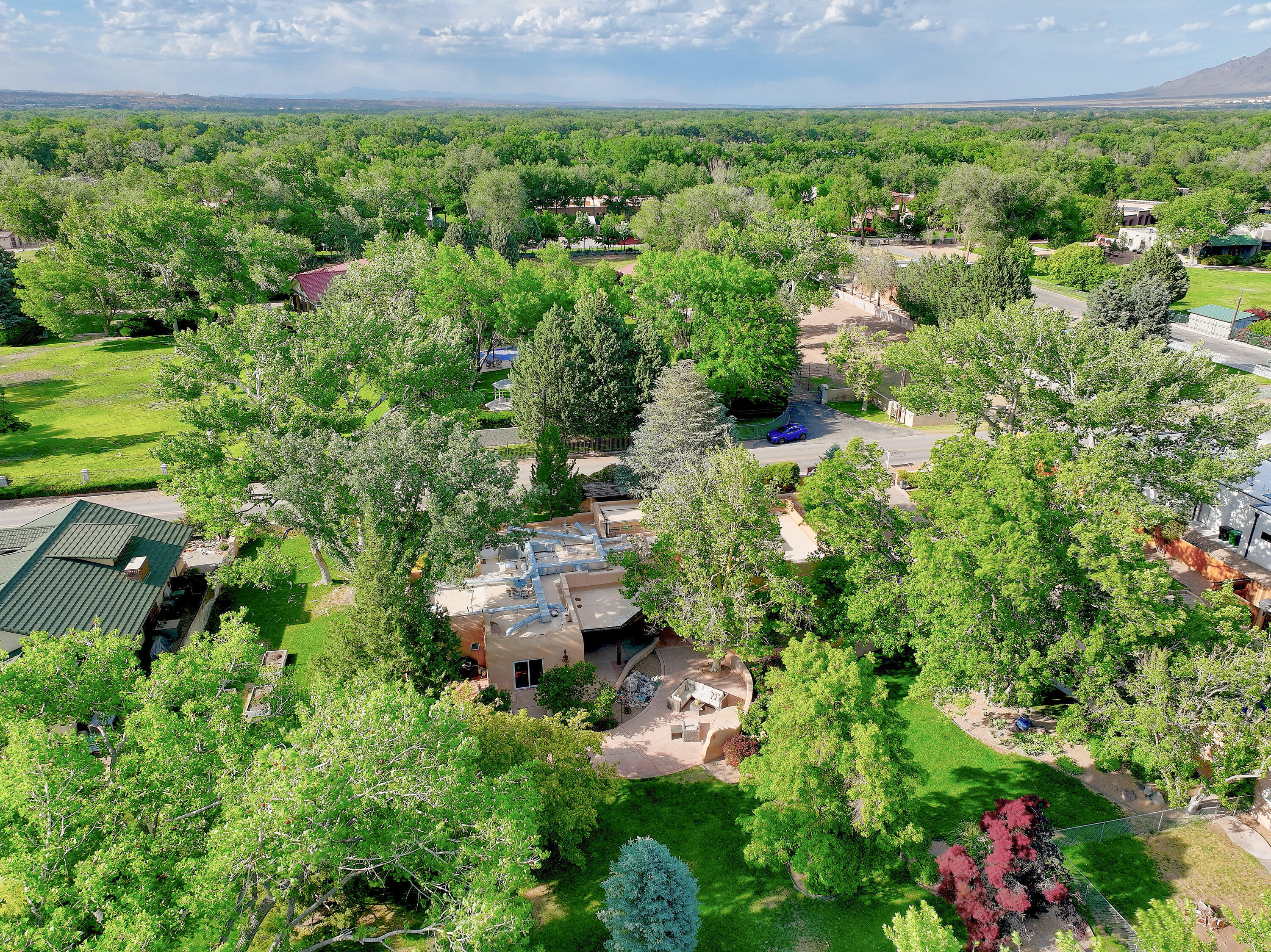 1122 GREEN VALLEY Road NW