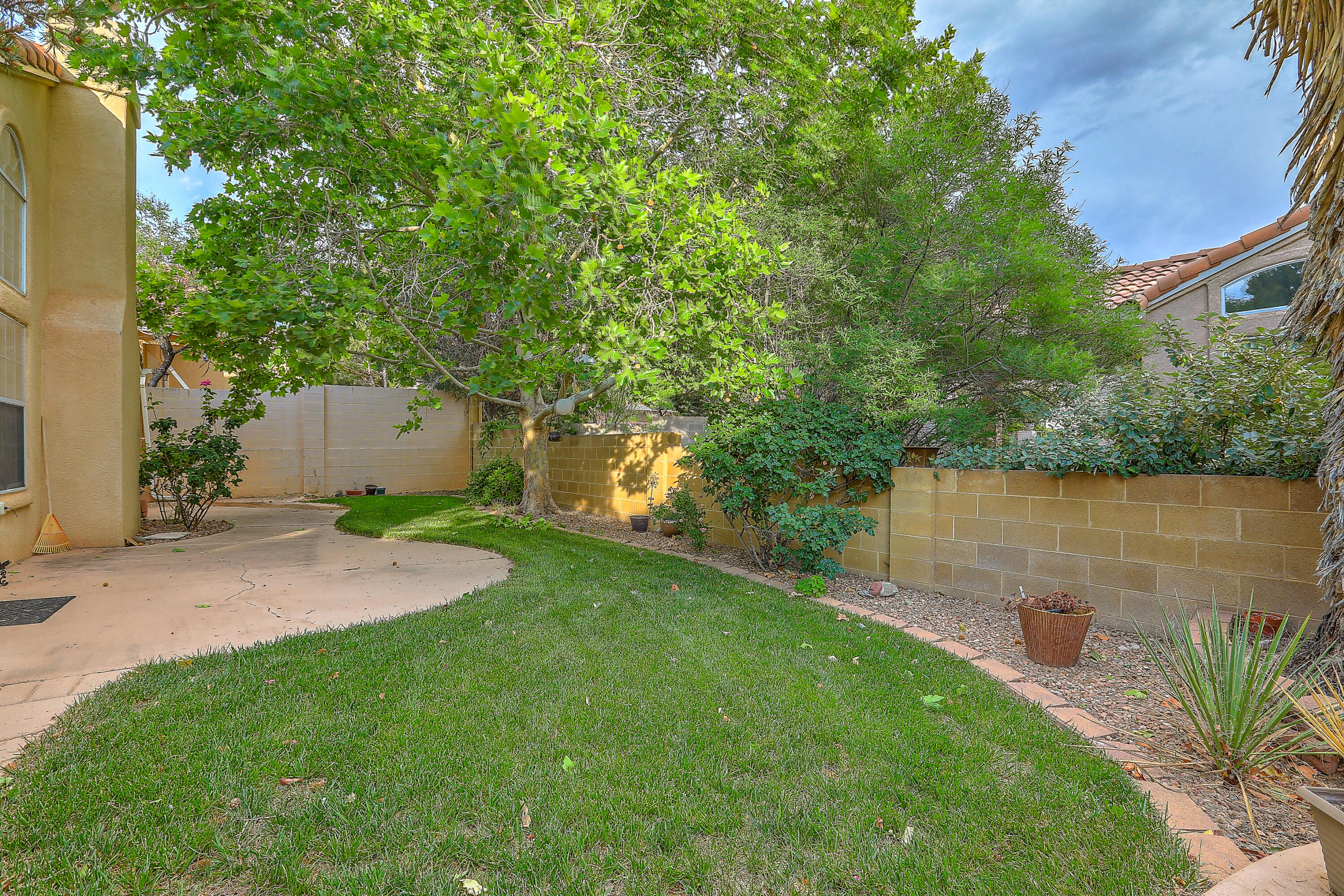 1214 BLUE QUAIL Road NE