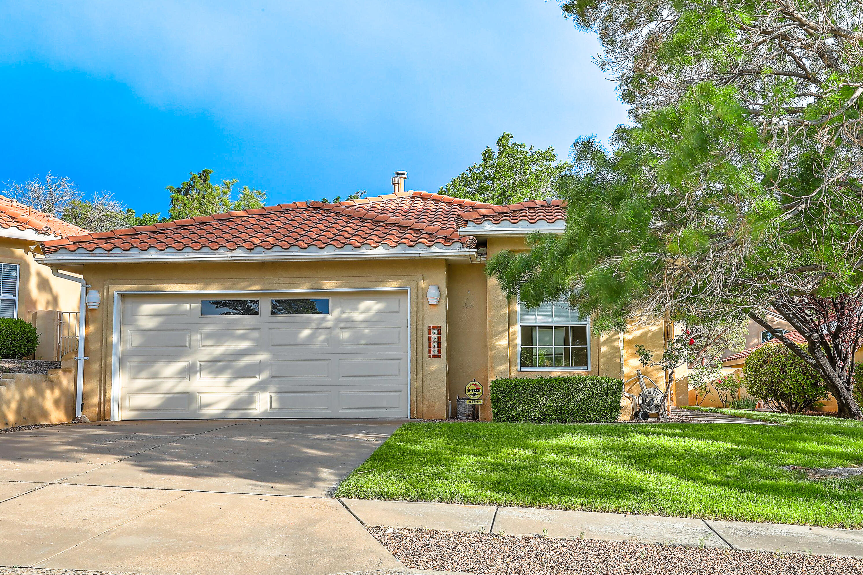 1214 BLUE QUAIL Road NE