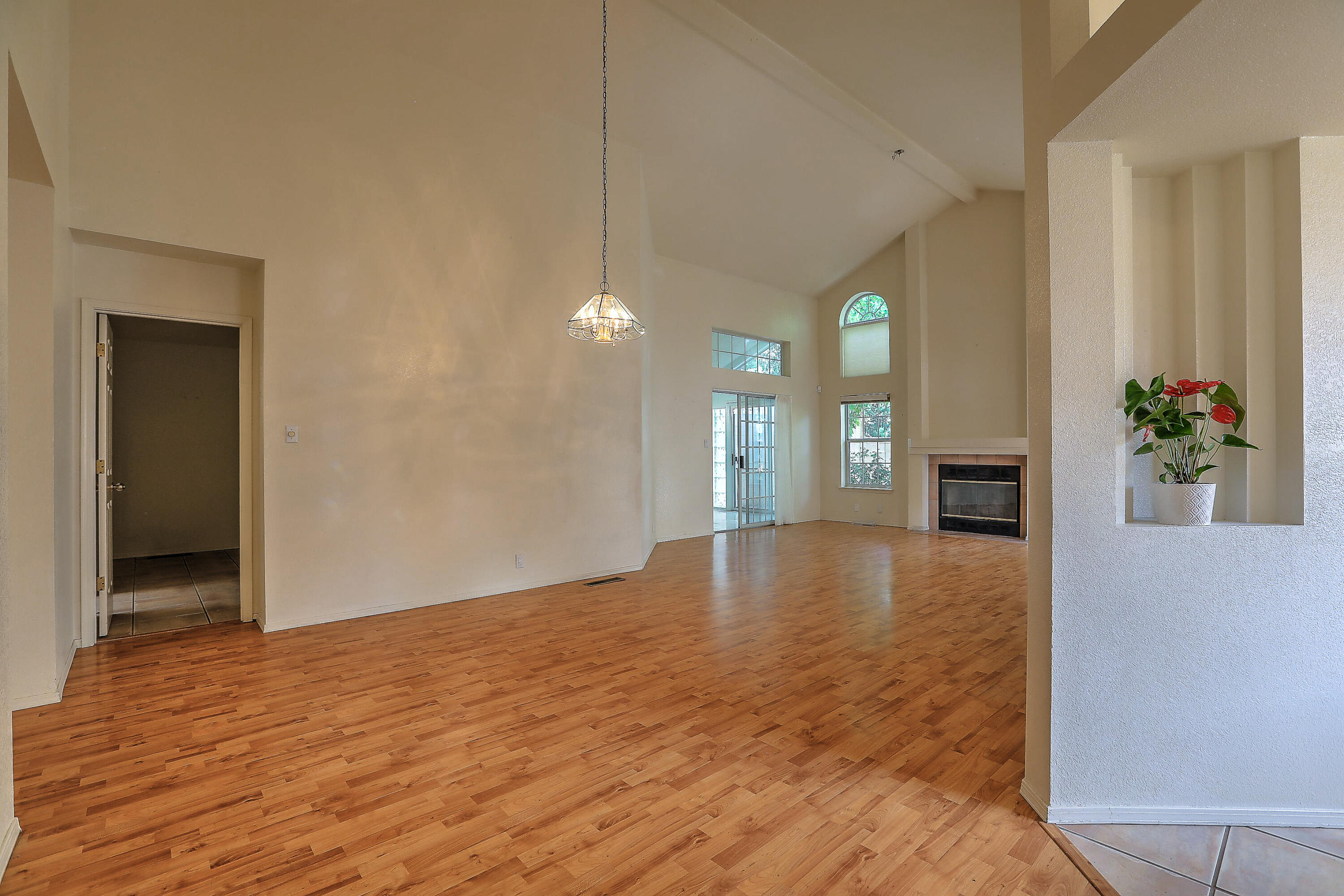 1214 BLUE QUAIL Road NE