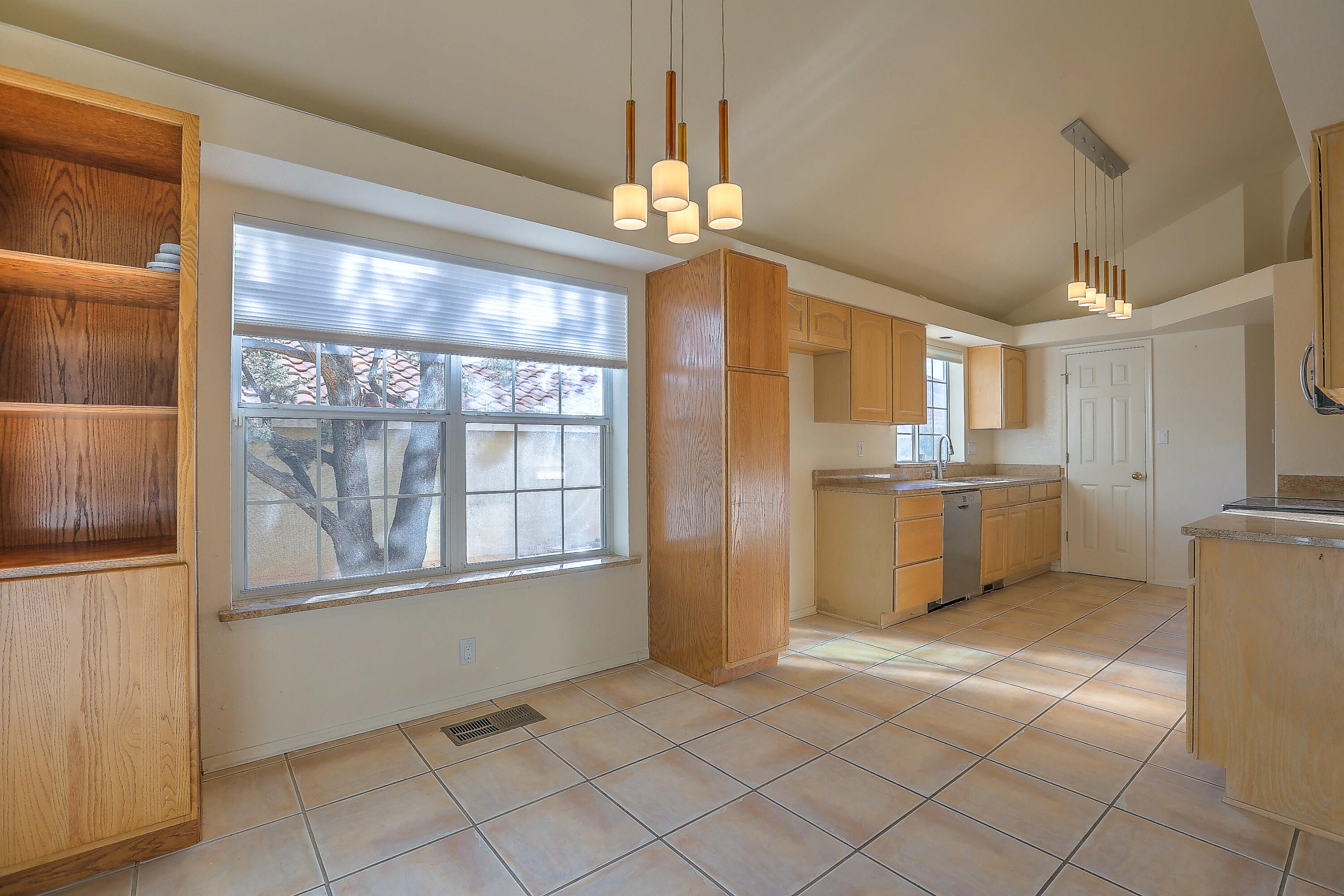 1214 BLUE QUAIL Road NE