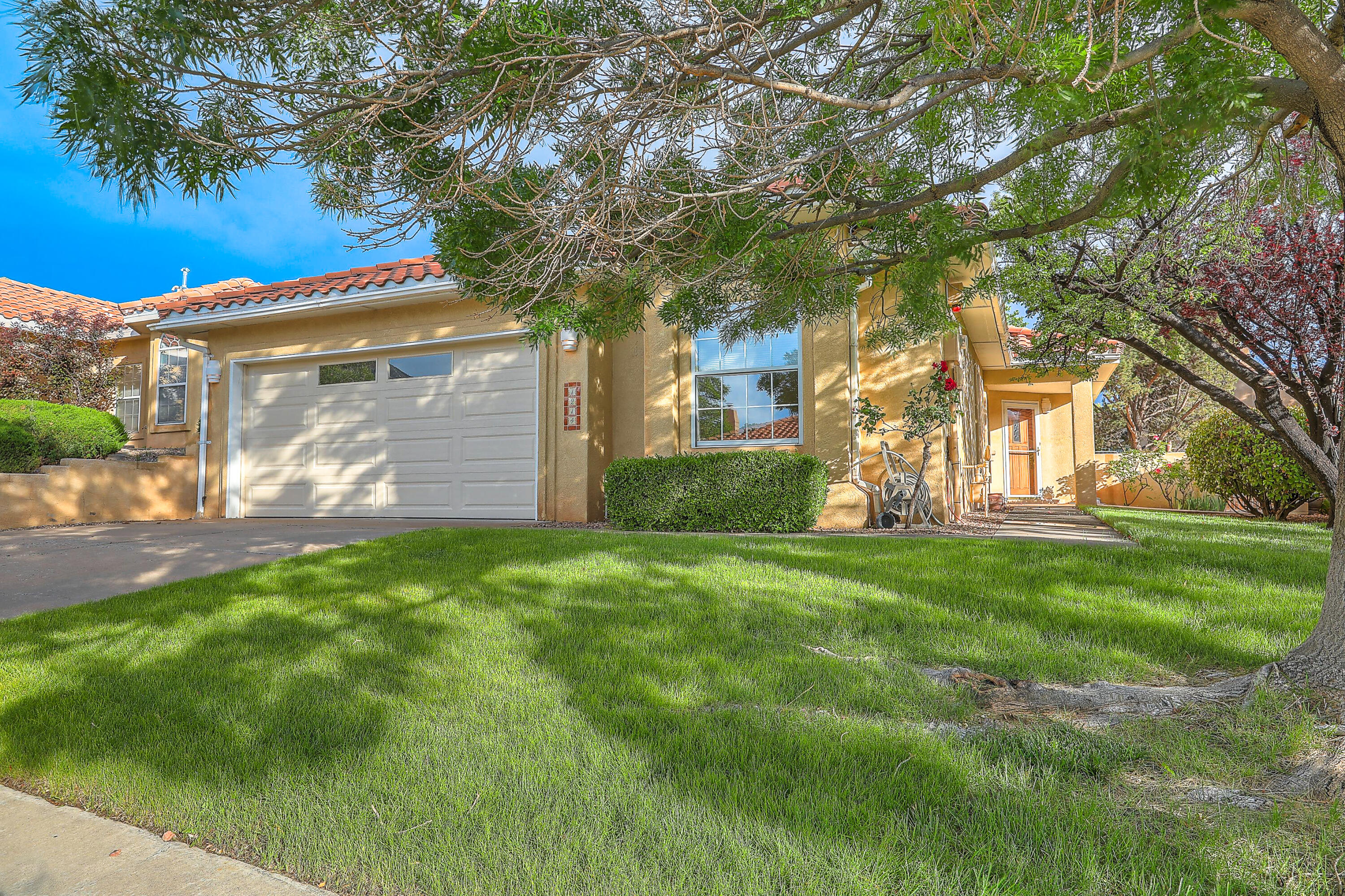 1214 BLUE QUAIL Road NE
