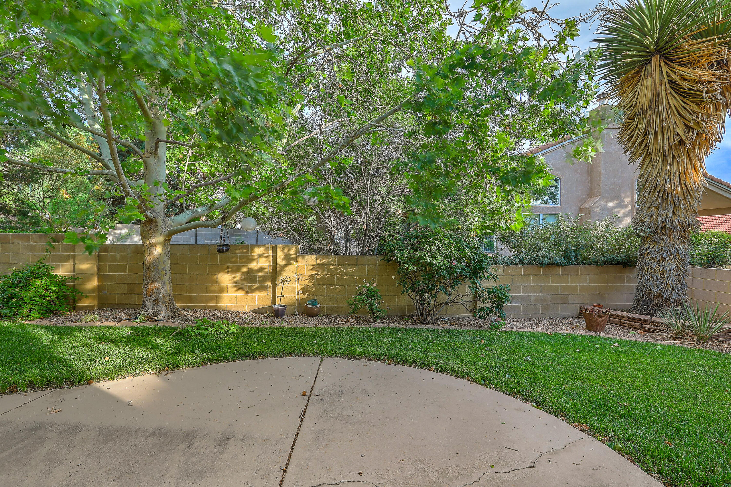 1214 BLUE QUAIL Road NE