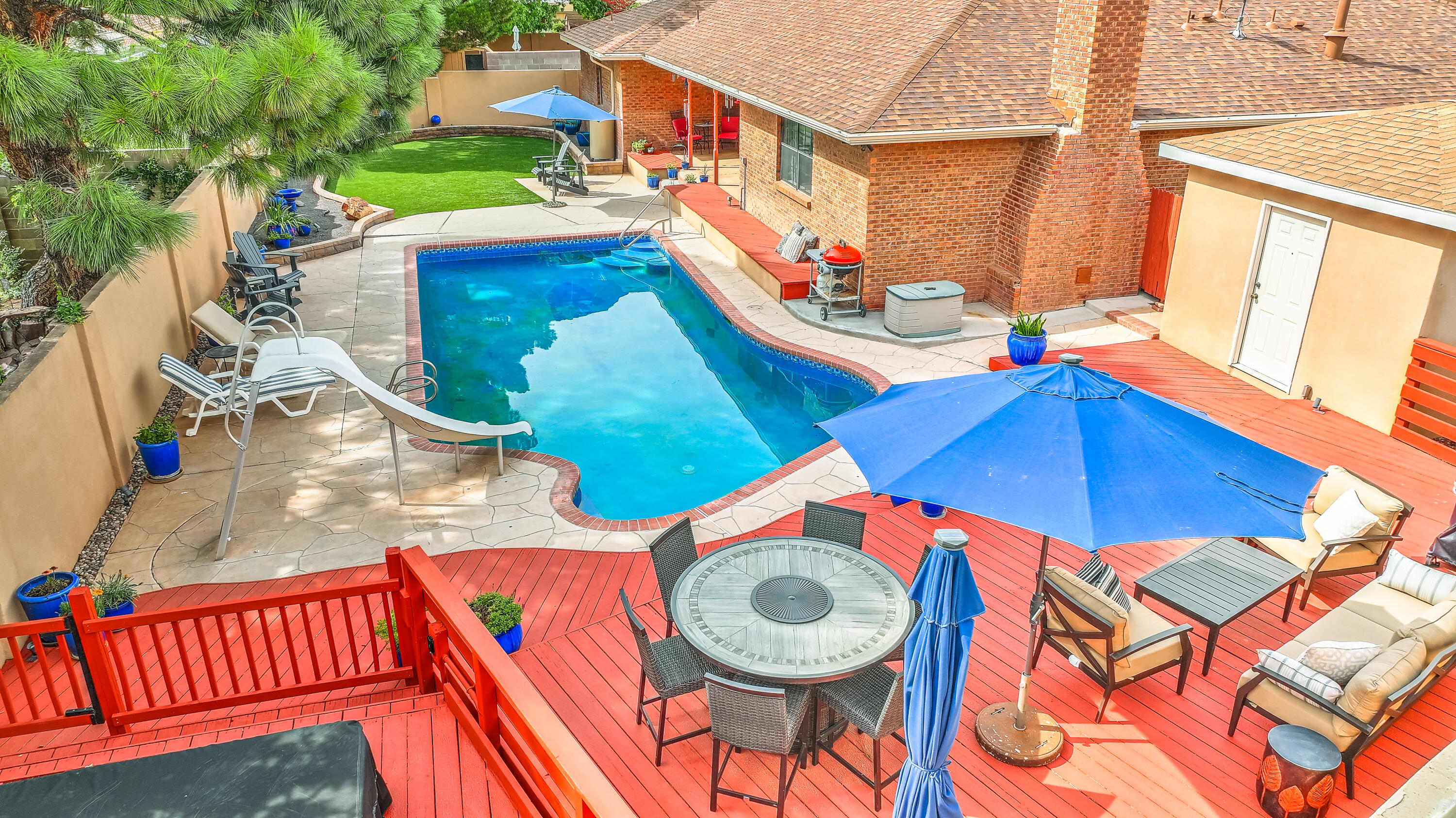 5607 PLANETA Court NE