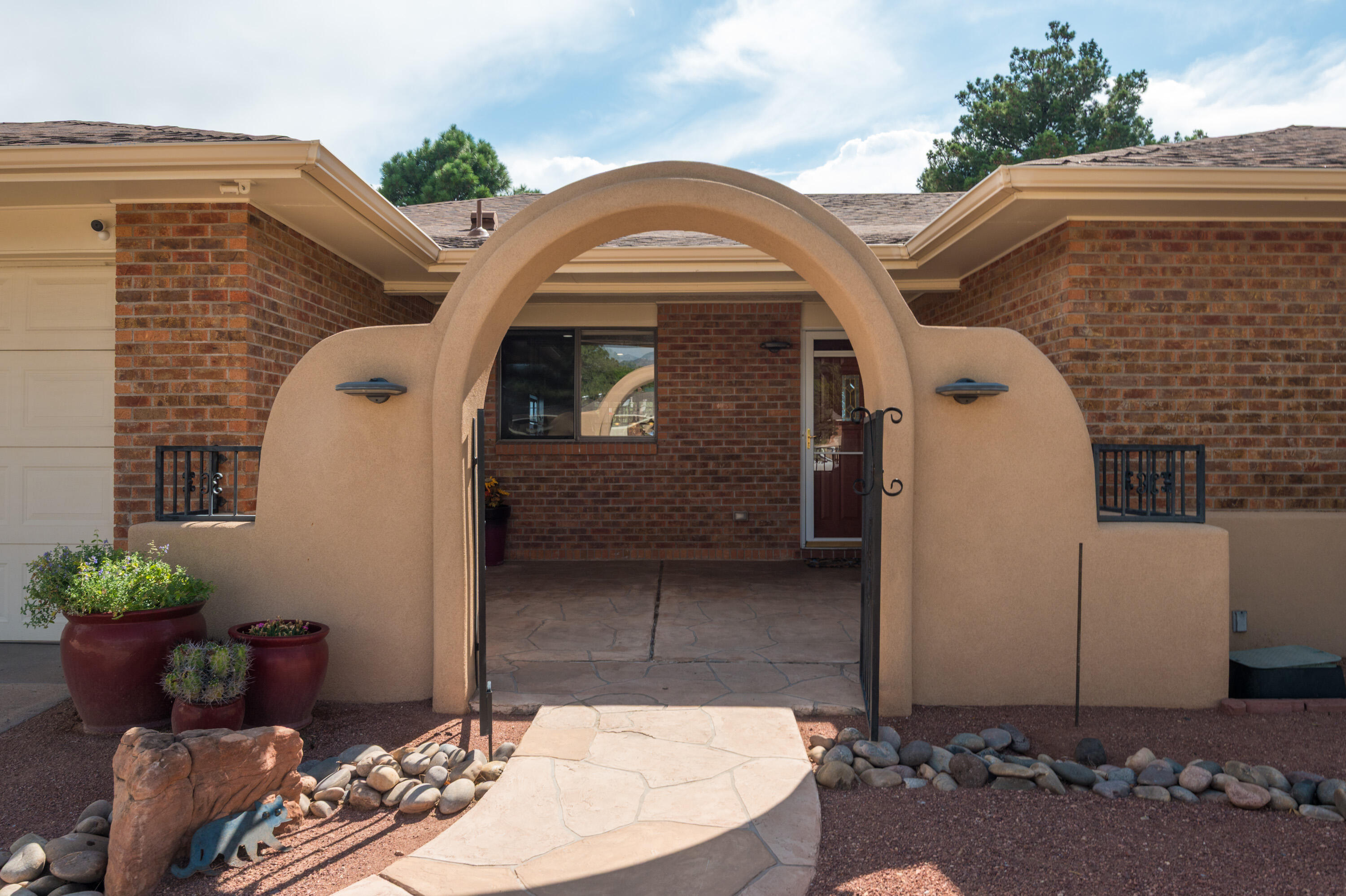 5607 PLANETA Court NE