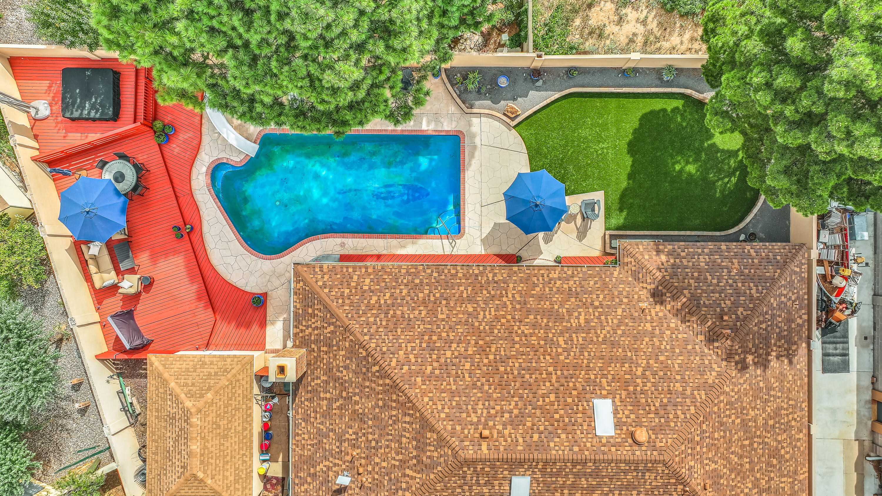 5607 PLANETA Court NE
