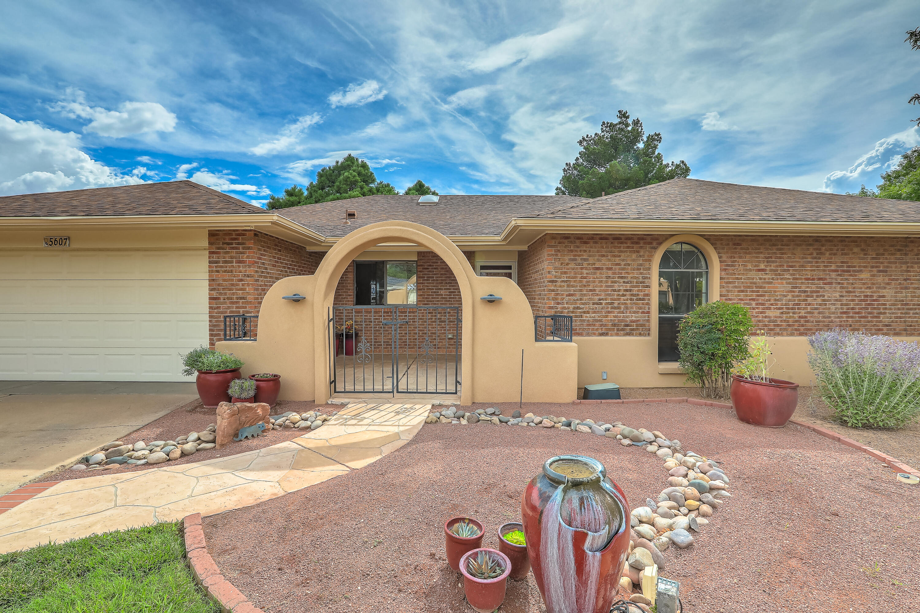 5607 PLANETA Court NE