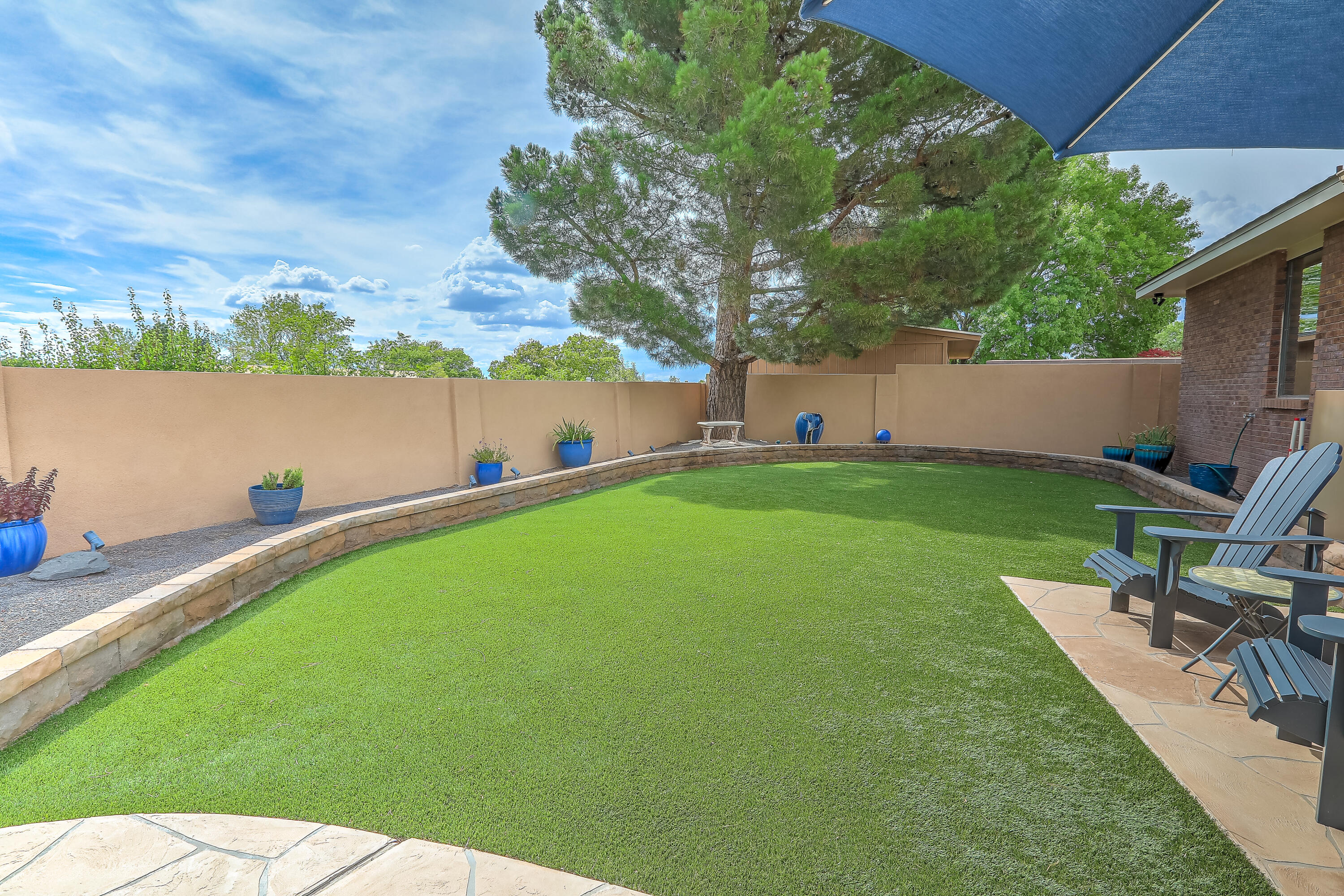 5607 PLANETA Court NE