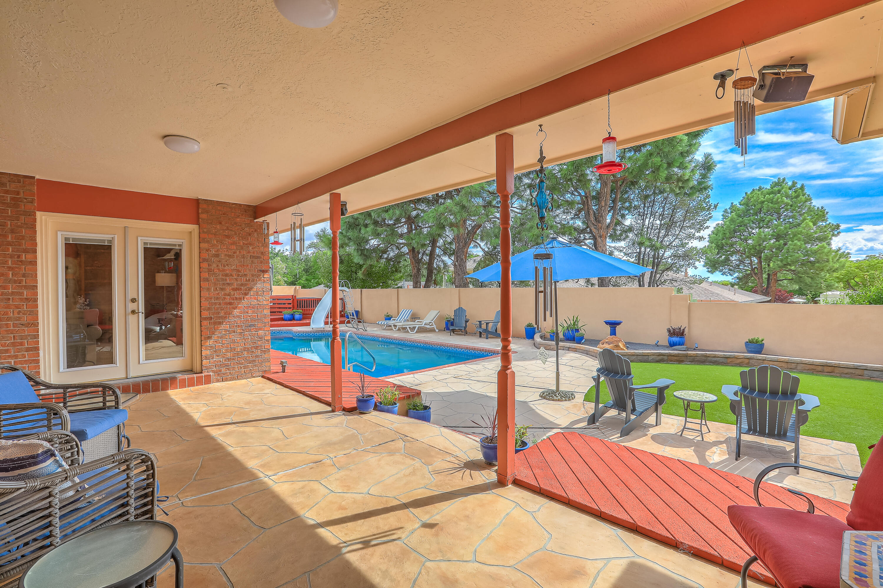 5607 PLANETA Court NE