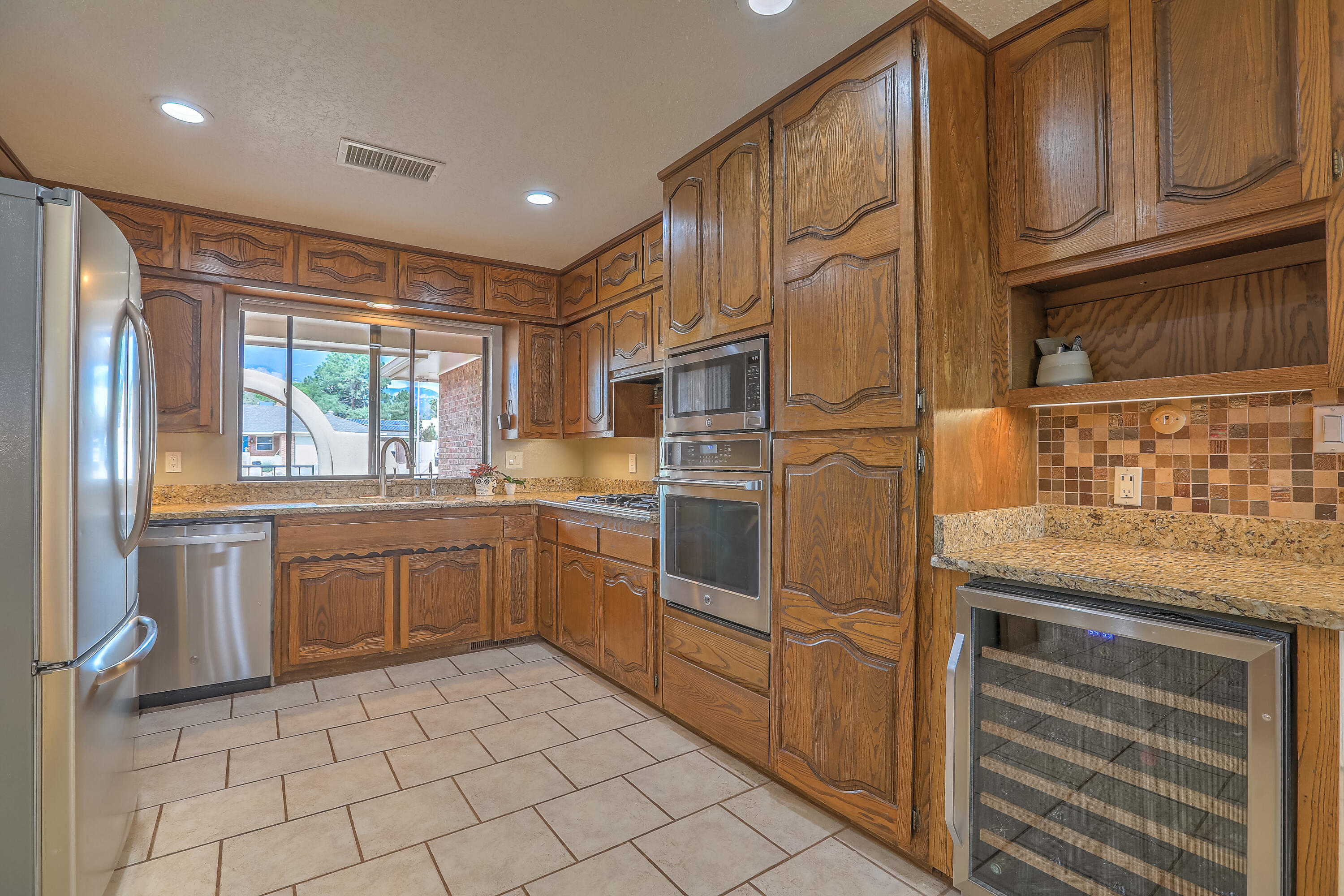 5607 PLANETA Court NE