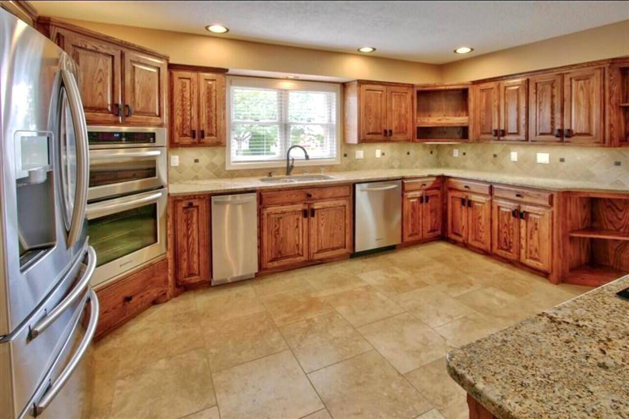 11000 Country Club Drive NE