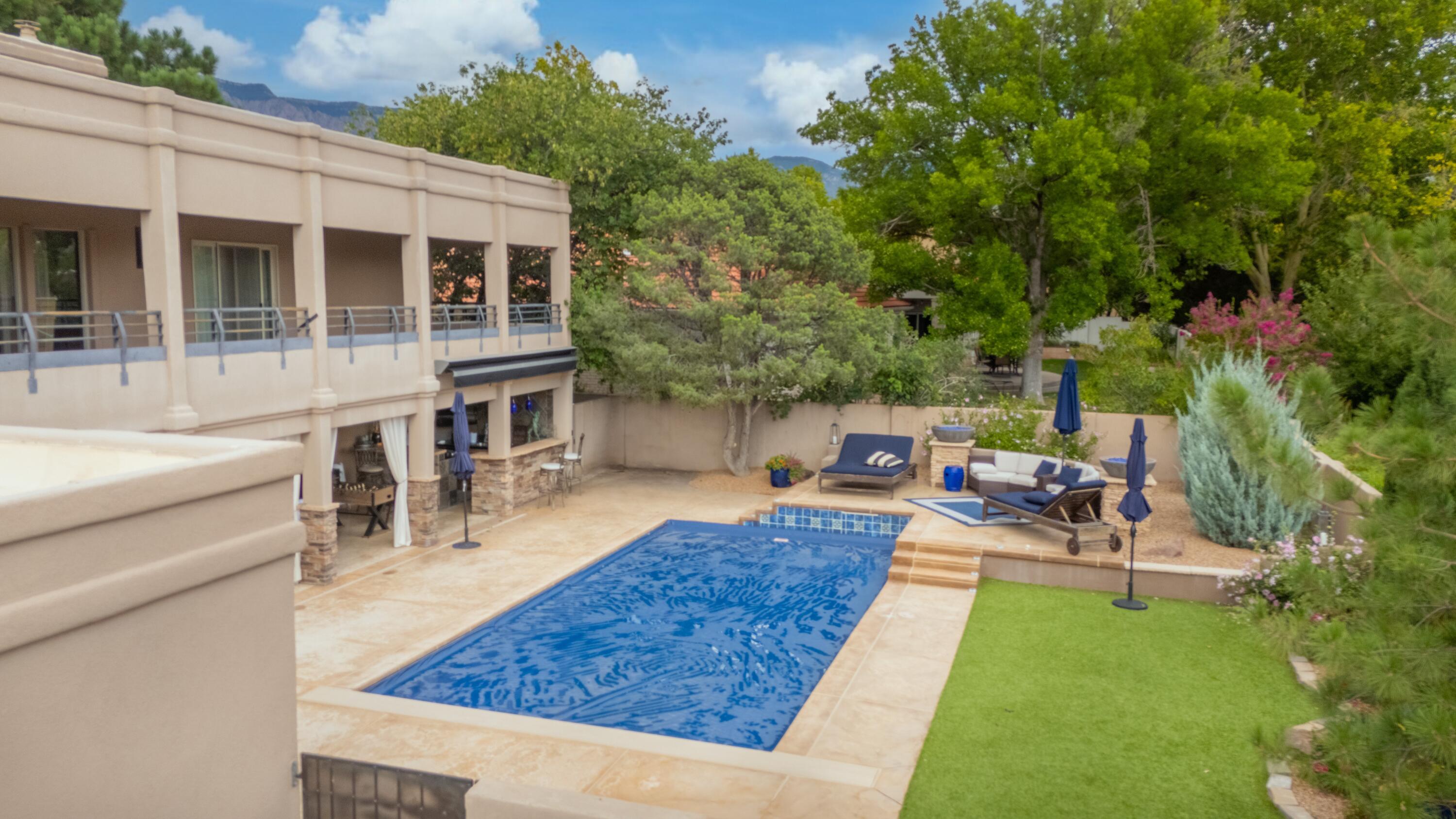 11000 Country Club Drive NE