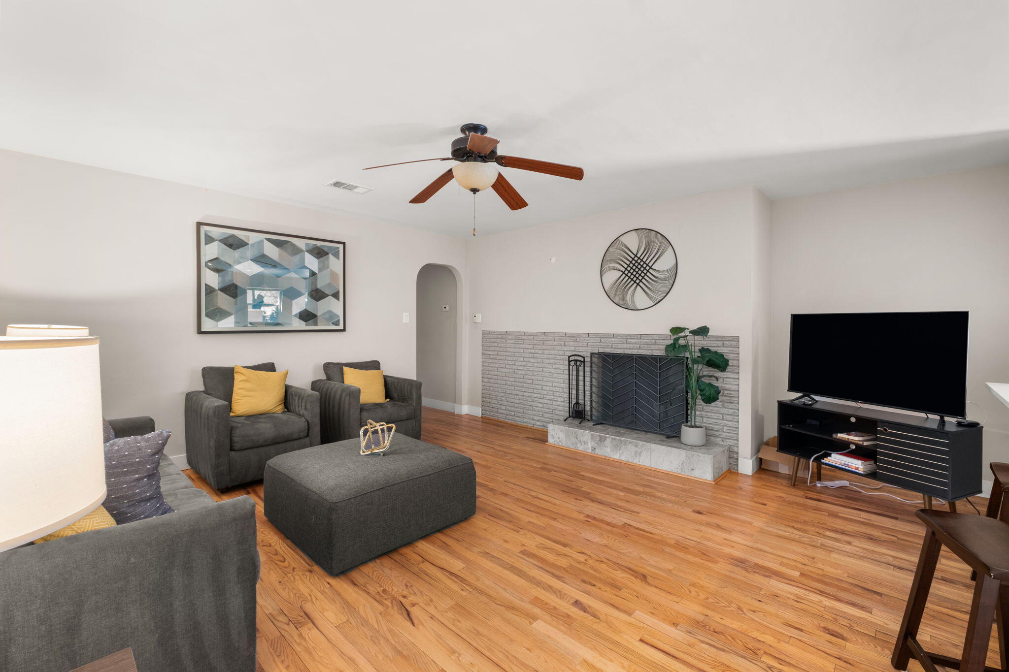 1215 SOLANO Drive NE
