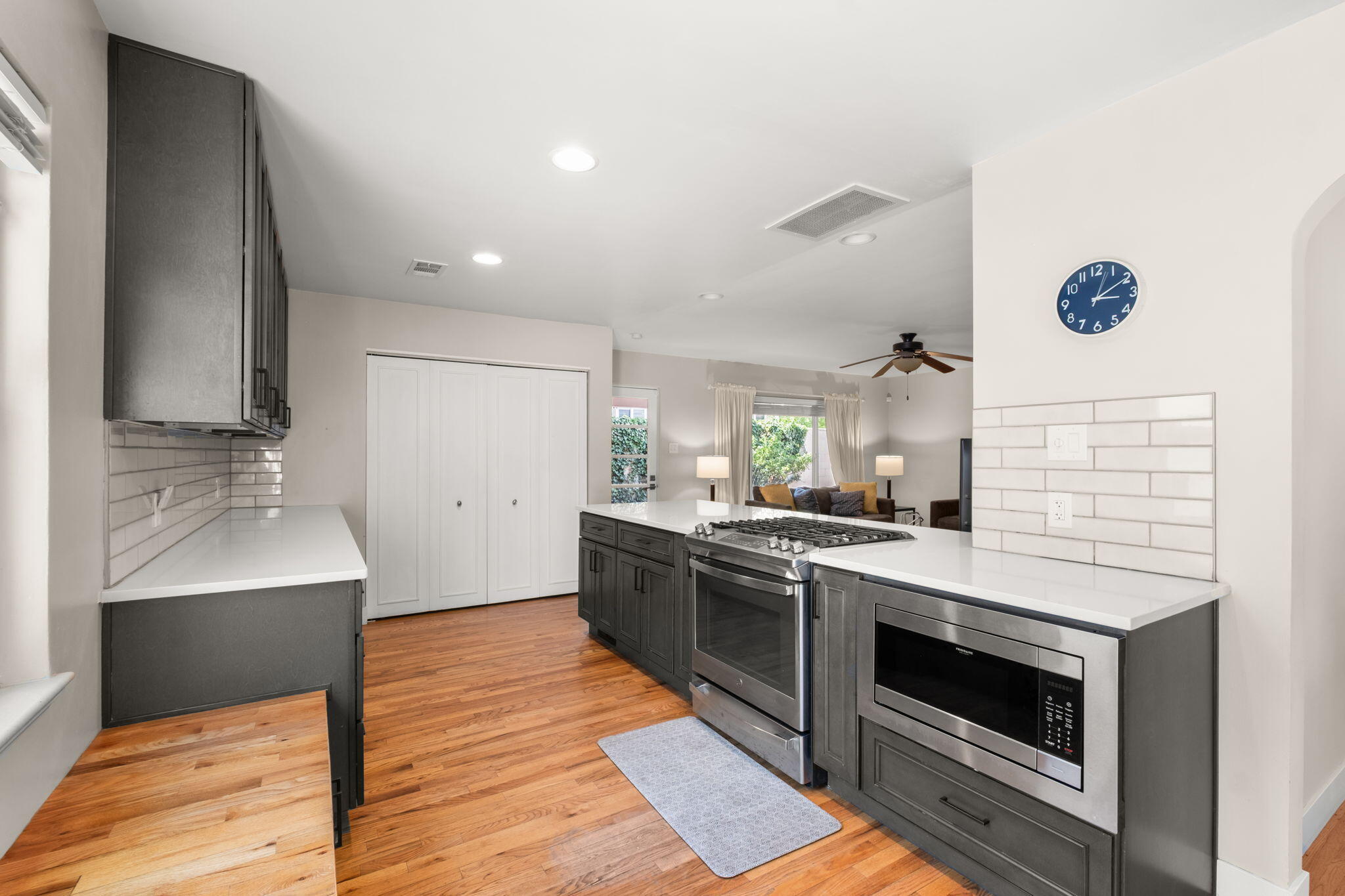 1215 SOLANO Drive NE