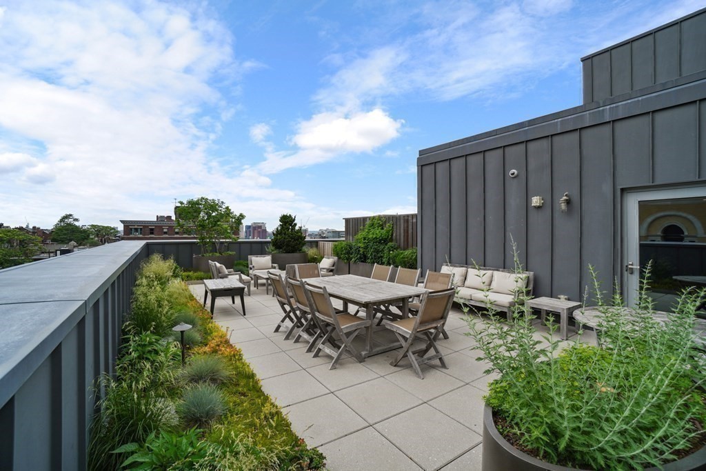 32 Derne Street Unit: 6B