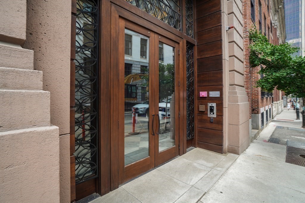 32 Derne Street Unit: 6B