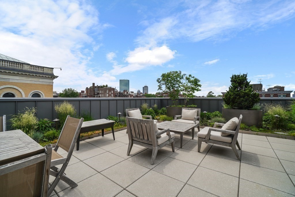 32 Derne Street Unit: 6B