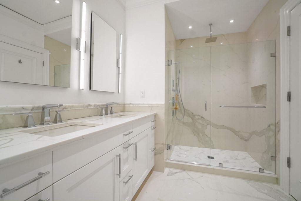 32 Derne Street Unit: 6B