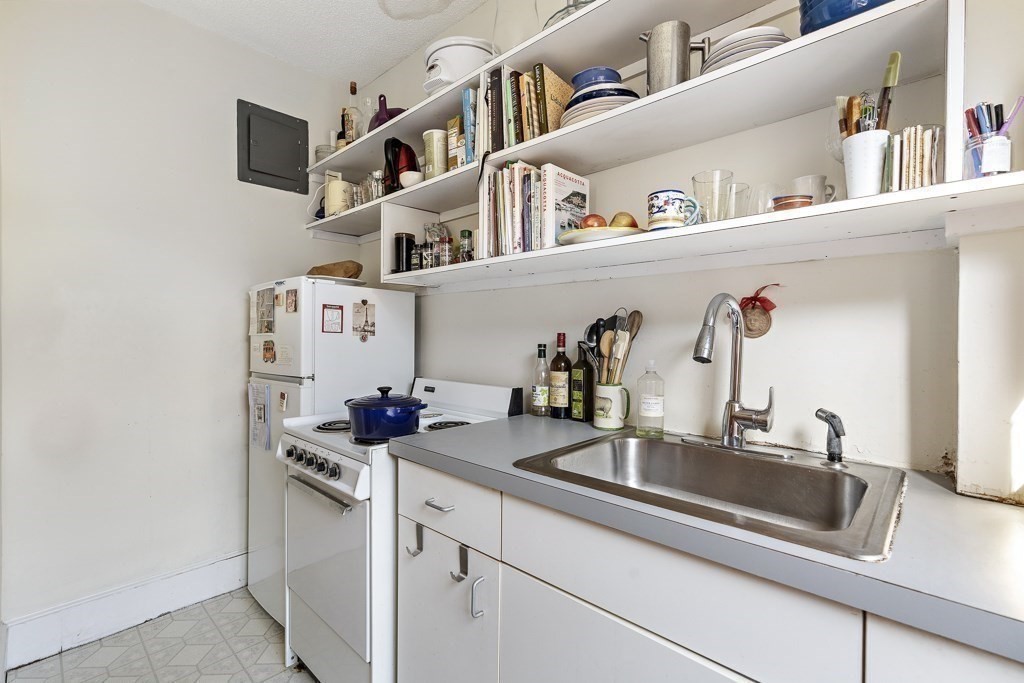 473 Beacon Street Unit: 9