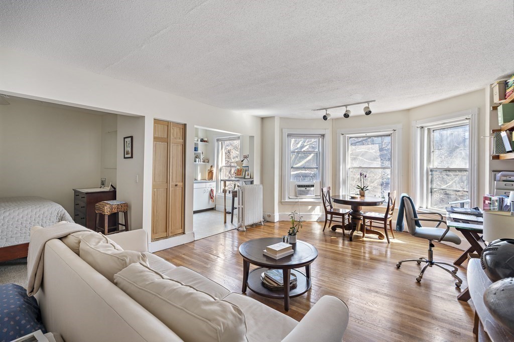 473 Beacon Street Unit: 9