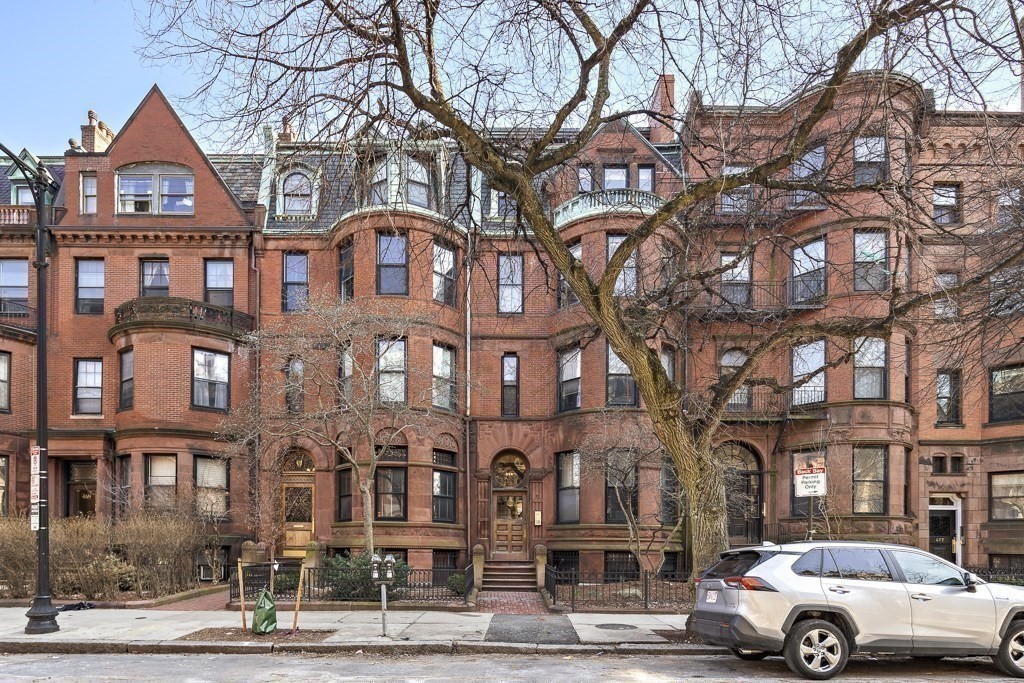 473 Beacon Street Unit: 9