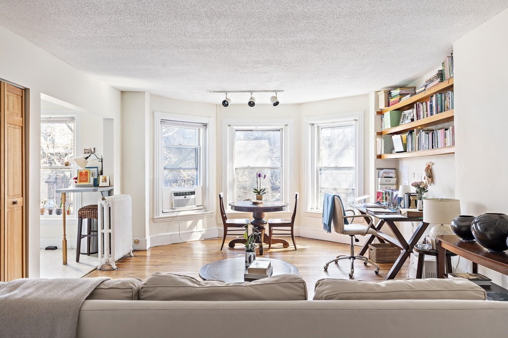 473 Beacon Street Unit: 9