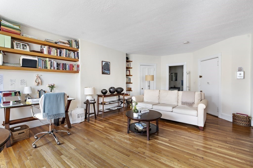 473 Beacon Street Unit: 9
