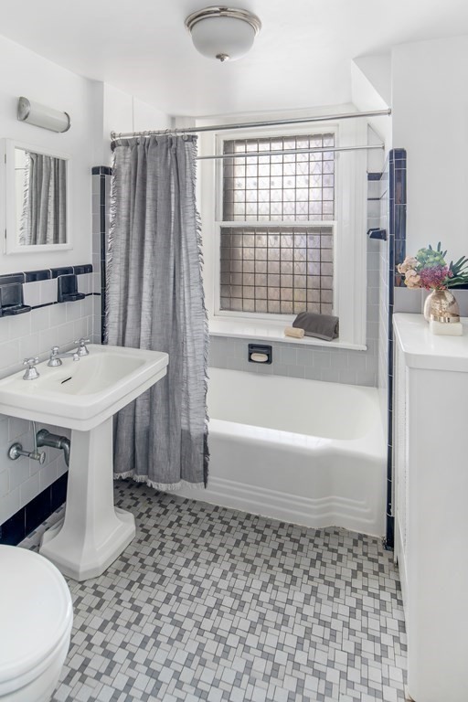 49 Beacon Street Unit: 1