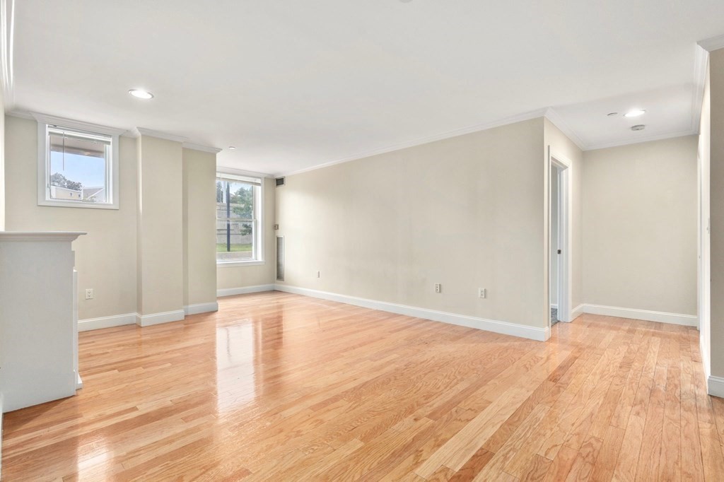 73 Chelsea St Unit: 104